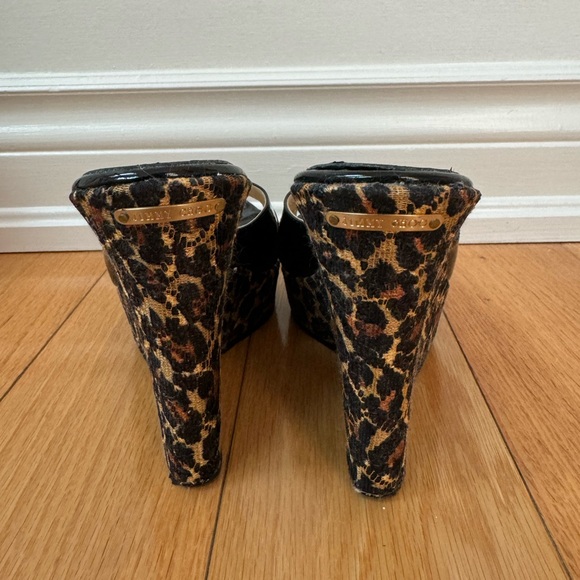 JIMMY CHOO black patent and leopard wedges - Picture 3 of 8